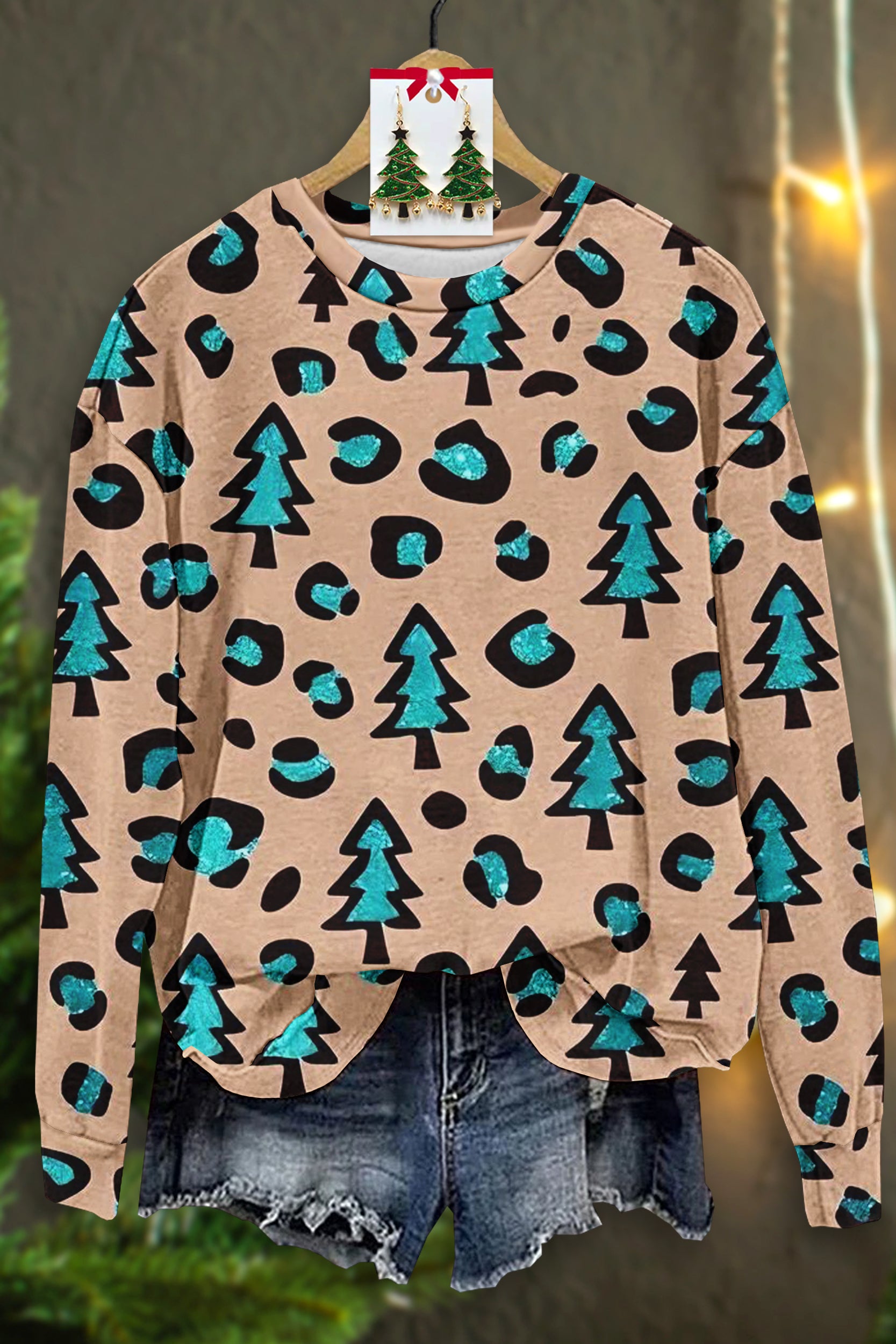 Vintage Leopard Christmas Tree Print Sweatshirt