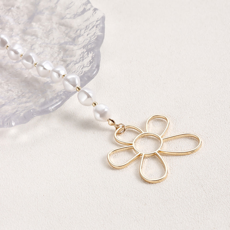 Elegant Pearl Hollow Flower Necklace